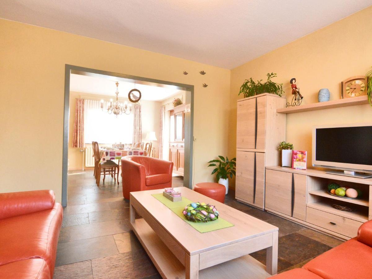 Traditional Holiday Home In B Tgenbach With Sauna بوتغينباخ المظهر الخارجي الصورة