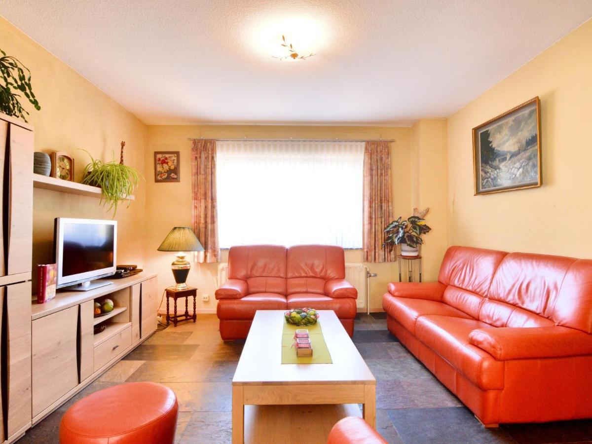 Traditional Holiday Home In B Tgenbach With Sauna بوتغينباخ المظهر الخارجي الصورة